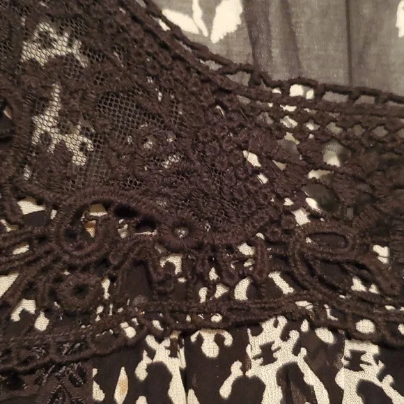 NWOT Bila Women's Boho Style Black & White Floral Sheer Top  Size XXL - Picture 4 of 10